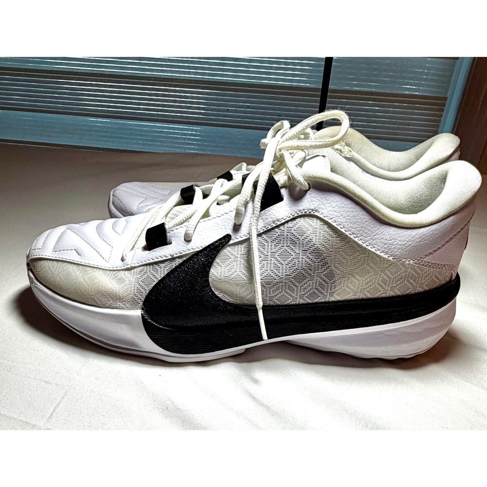 Nike Zoom Freak 5 White Black Giannis Antetokounmpo Mens Basketball Shoes‎